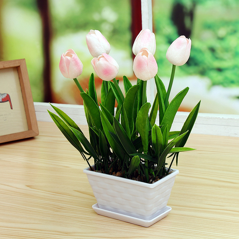 仿真美学新篇章 PU迷你郁金香盆栽，点亮生活与庆典的艺术